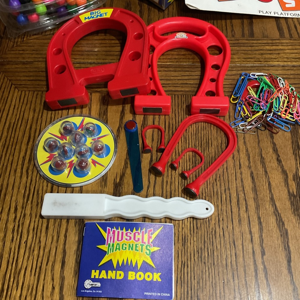 Magnets Learning Toy Set - Picture 2 of 8